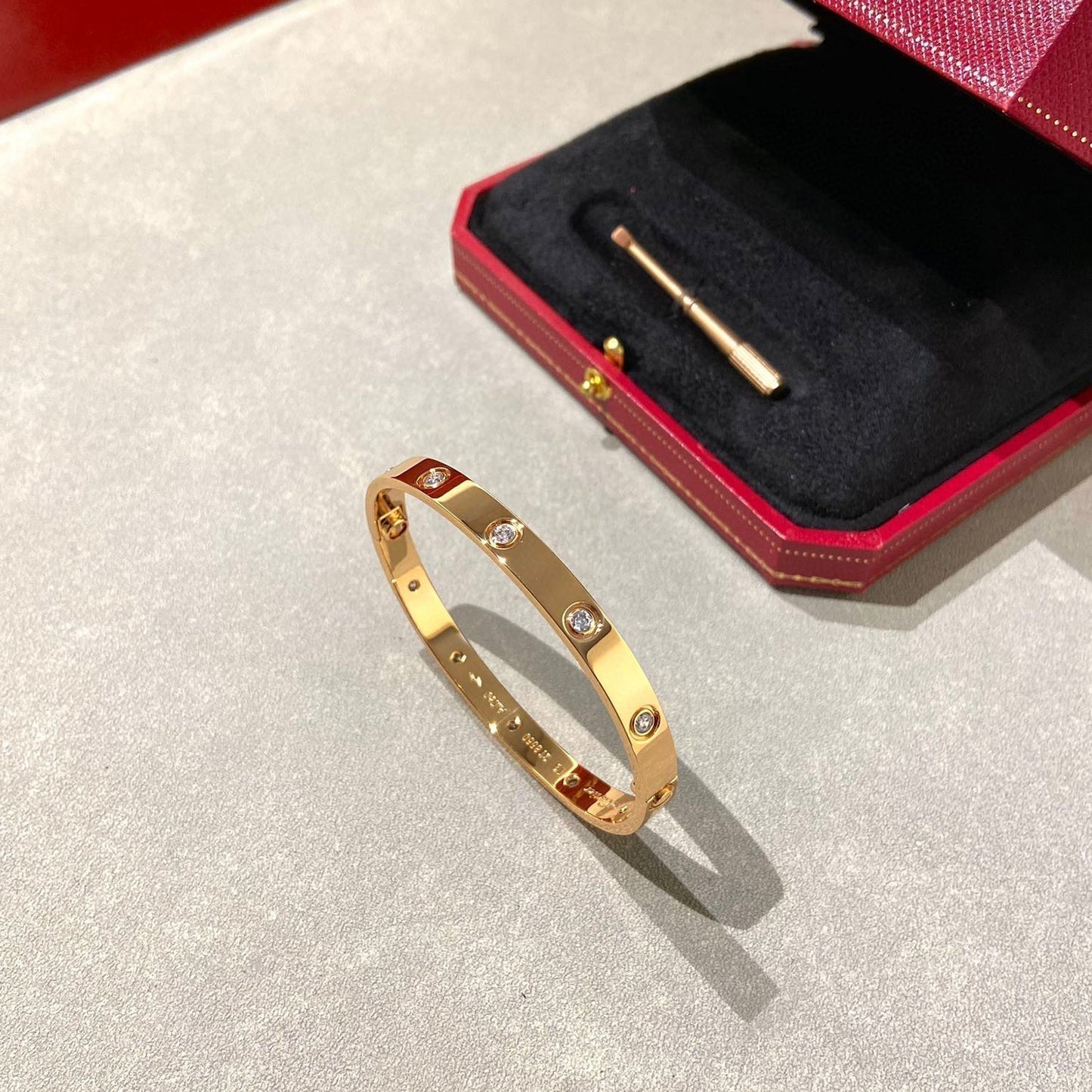 [Favorite]CLASSIC 6.1MM LOVE BANGLE - 10-DIAMOND