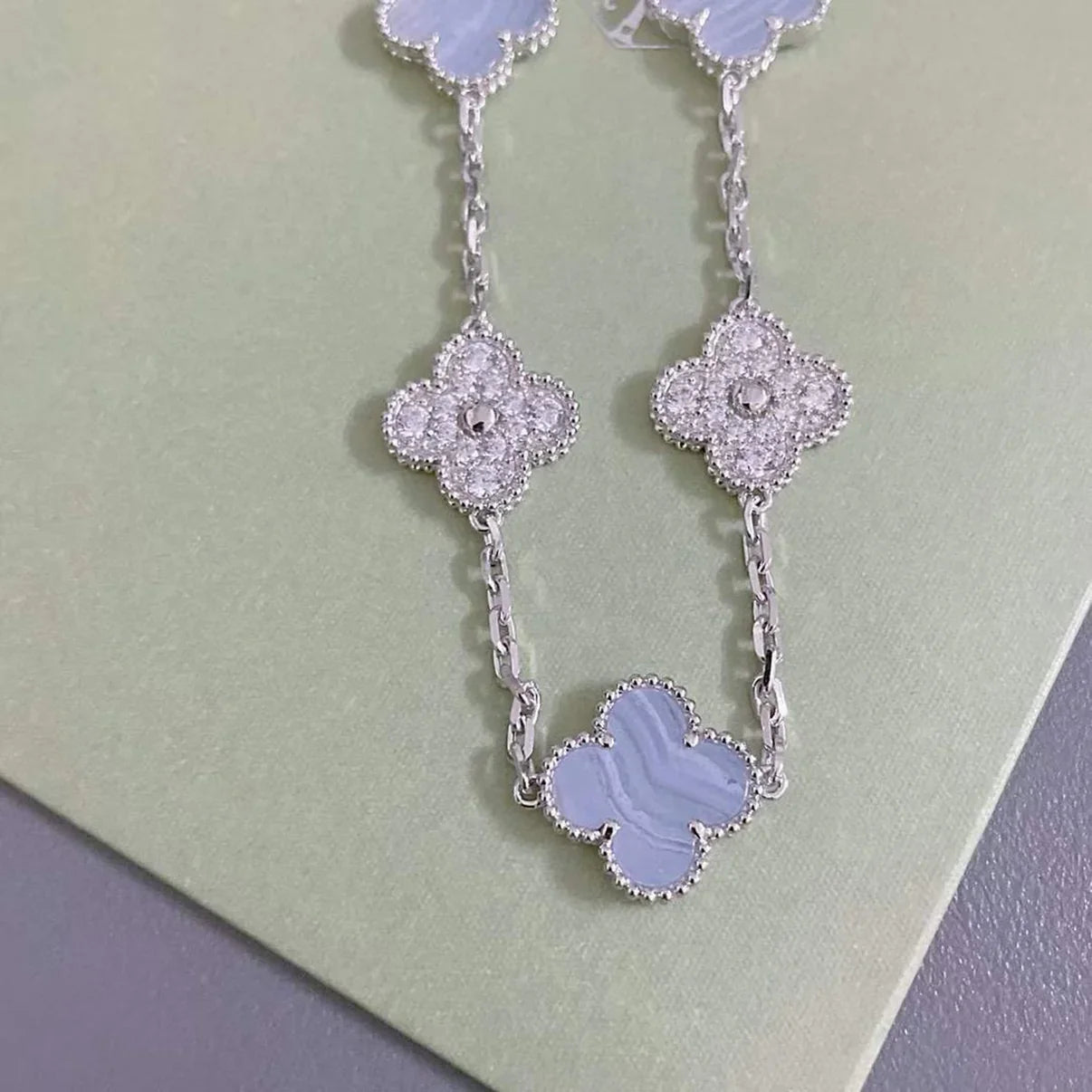 [Favorite]LUCKY CLOVER 5-MOTIF BRACELET - PURPLE CHALCEDONY COLLECTION