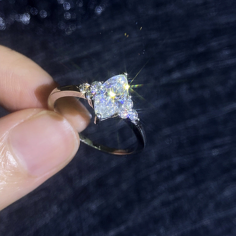 [Favorite]ELEGANT MARQUISE CUT MOISSANITE RING WITH SIDE ACCENTS