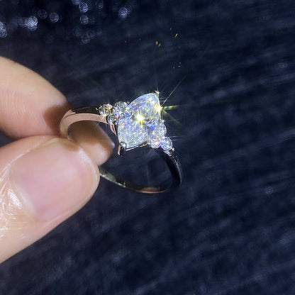 [Favorite]ELEGANT MARQUISE CUT MOISSANITE RING WITH SIDE ACCENTS
