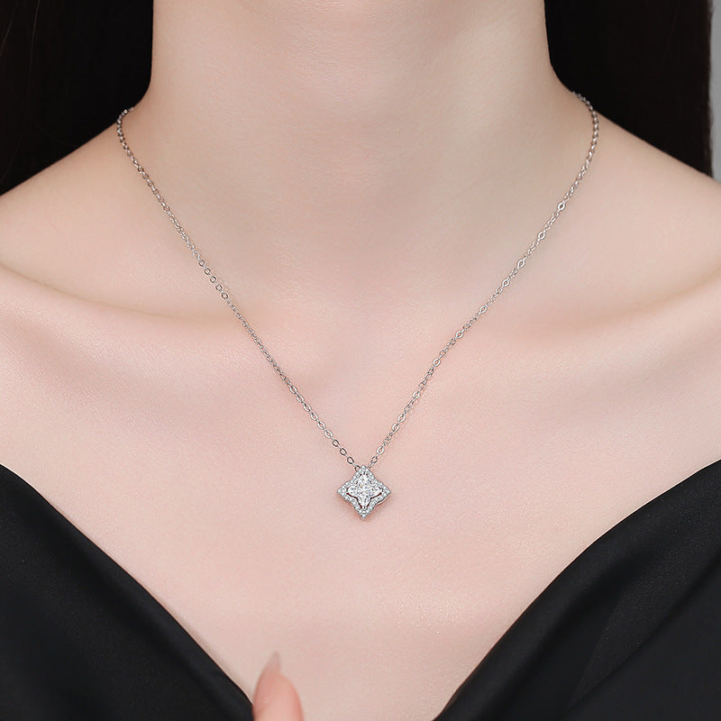 [Favorite]STAR-CLOVER MOISSANITE NECKLACE