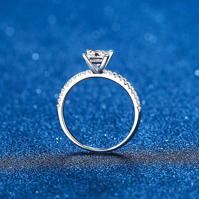 [Favorite]ELEGANT PRINCESS CUT MOISSANITE ENGAGEMENT RING