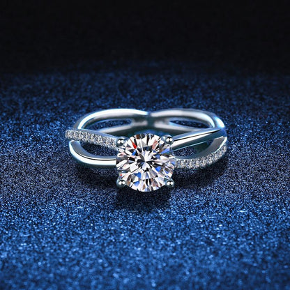 [Favorite]ELEGANT 4-PRONG CROSSOVER MOISSANITE ENGAGEMENT RING