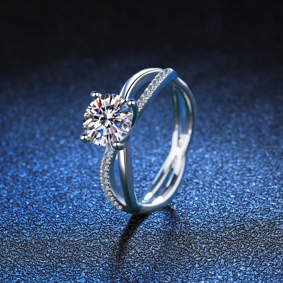 [Favorite]ELEGANT 4-PRONG CROSSOVER MOISSANITE ENGAGEMENT RING
