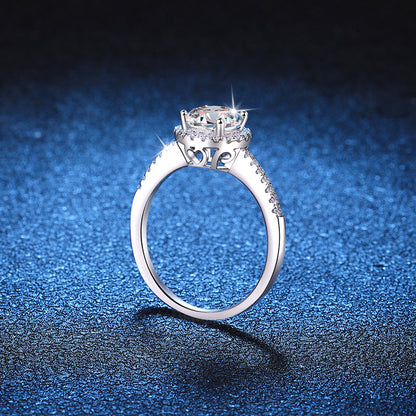 [Favorite]RADIANT ROUND HALO MOISSANITE ENGAGEMENT RING