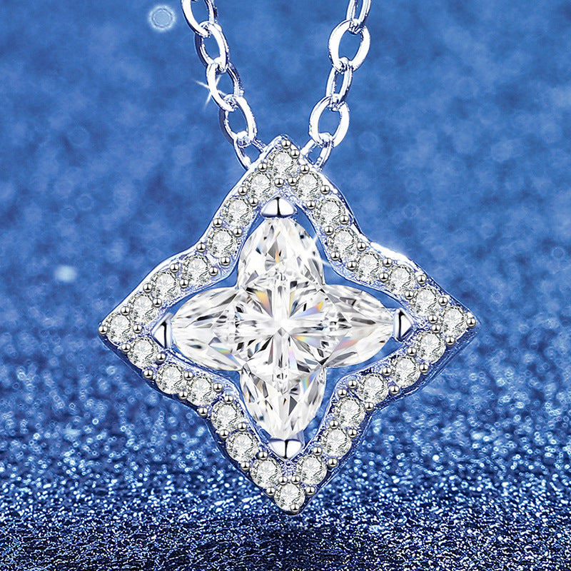[Favorite]STAR-CLOVER MOISSANITE NECKLACE