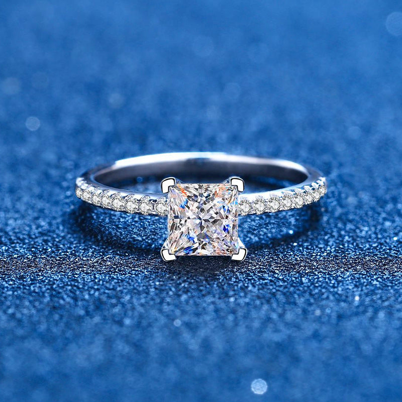 [Favorite]ELEGANT PRINCESS CUT MOISSANITE ENGAGEMENT RING