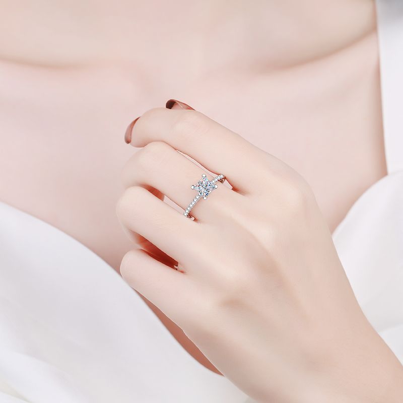 [Favorite]ELEGANT PRINCESS CUT MOISSANITE ENGAGEMENT RING