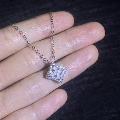 [Favorite]STAR-CLOVER MOISSANITE NECKLACE