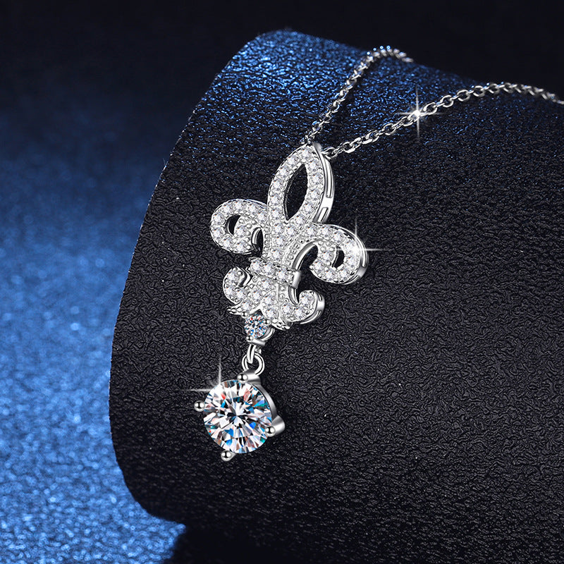 [Favorite]ROYAL FLEUR-DE-LIS MOISSANITE PENDANT NECKLACE