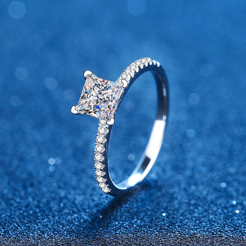 [Favorite]ELEGANT PRINCESS CUT MOISSANITE ENGAGEMENT RING