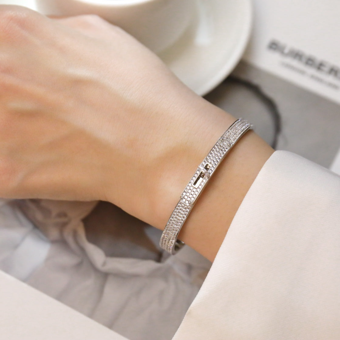 [Favorit] KELLY ARMBAND MIT DIAMANTEN