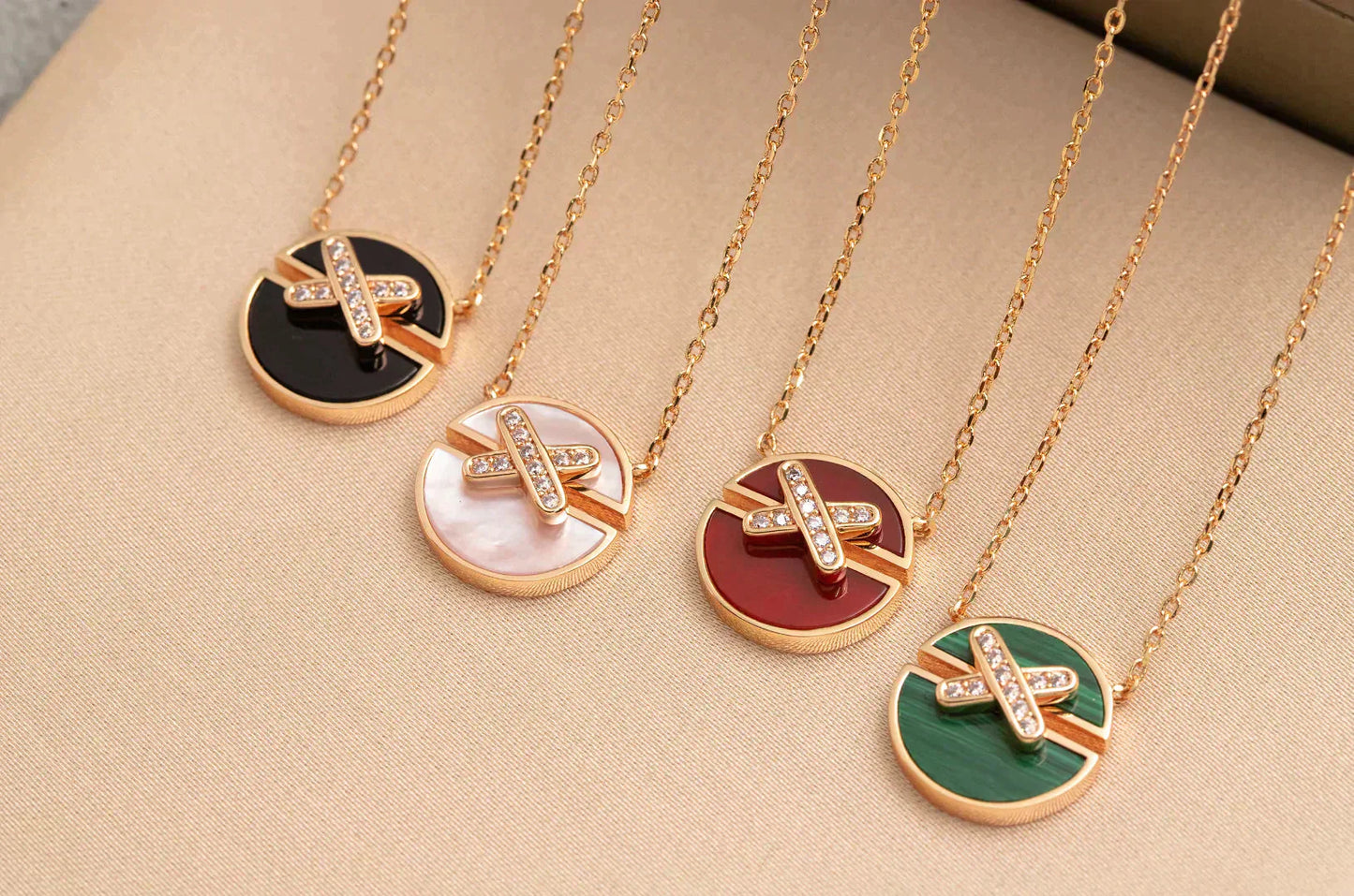 [Favorite]JEUX DE ROSE GOLD DIAMOND NECKLACE