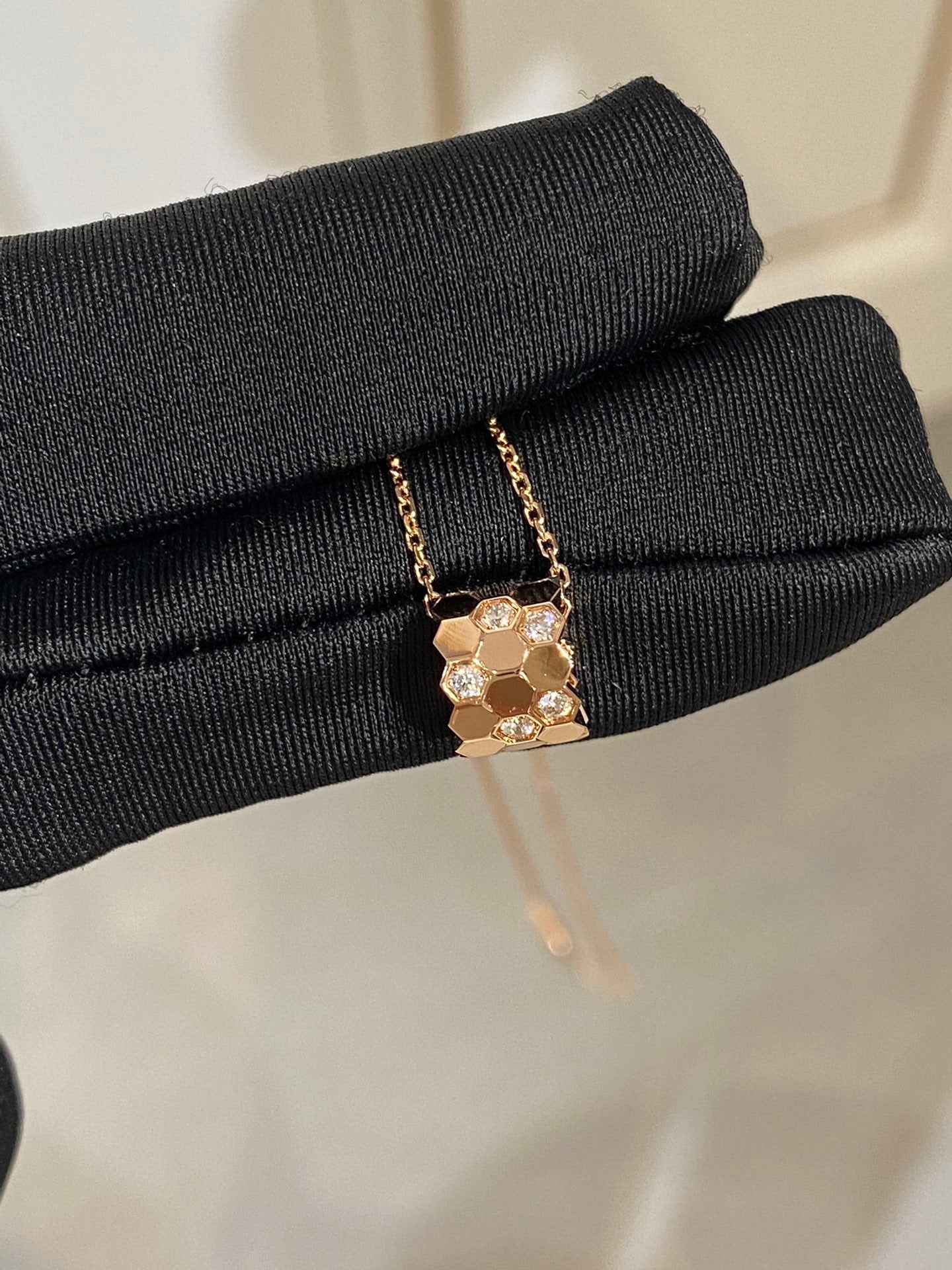 [Favorite]BEE LOVE DIAMOND NECKLACE