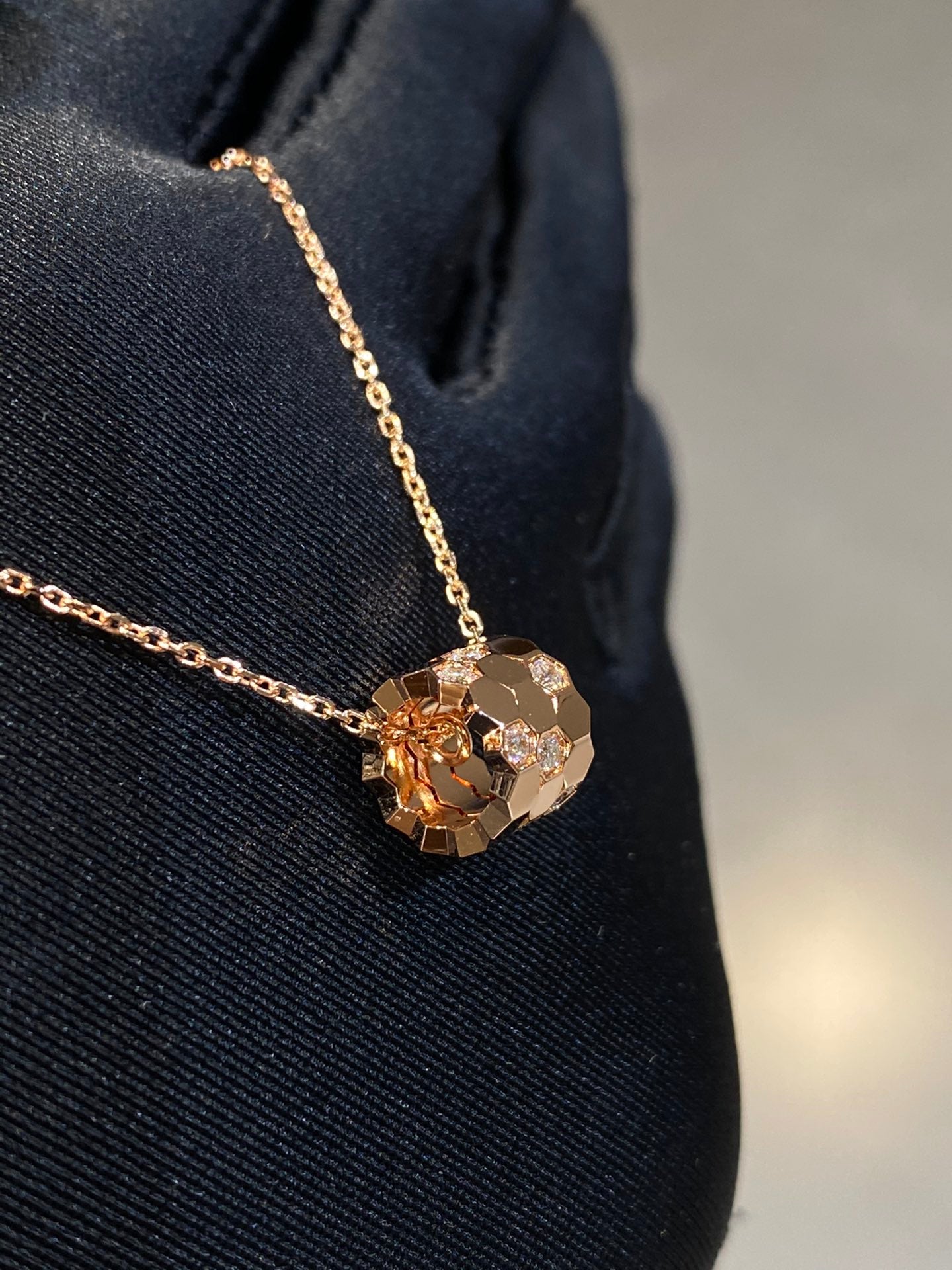 [Favorite]BEE LOVE DIAMOND NECKLACE