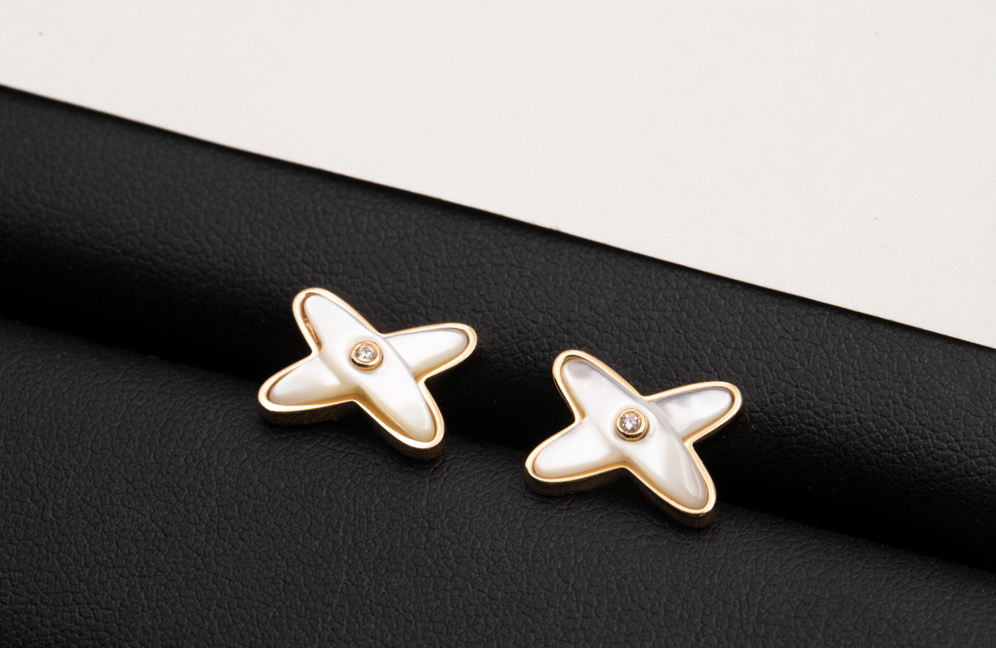 [Favorite]JEUX DE WHITE MOP ROSE GOLD DIAMOND EARRINGS