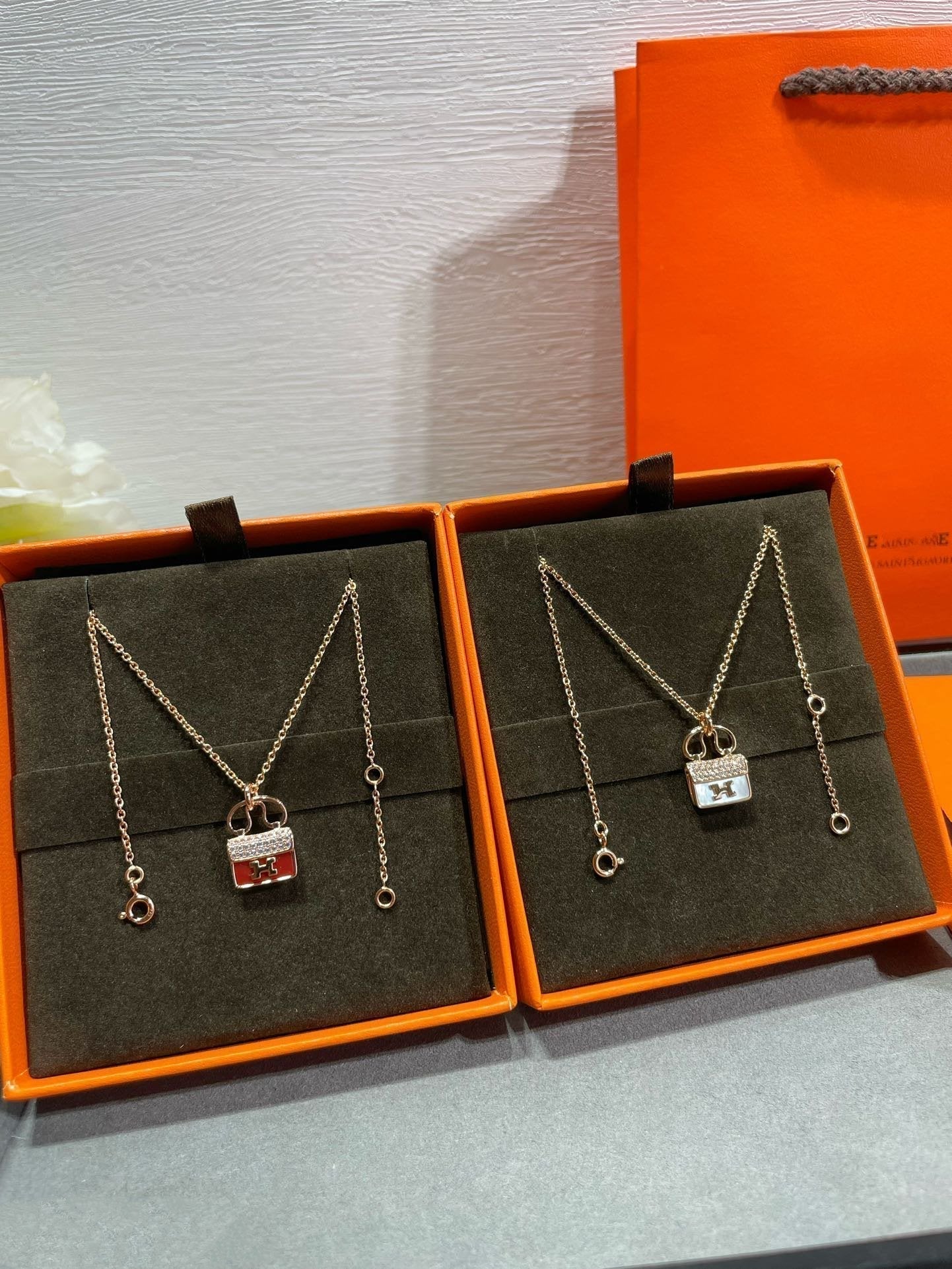 [Favorite]H CIRCE MOISSANITE PENDANT NECKLACE GOLD