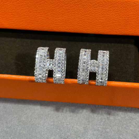 [Favorite]H STUD EARRINGS WITH SILVER DIAMONDS
