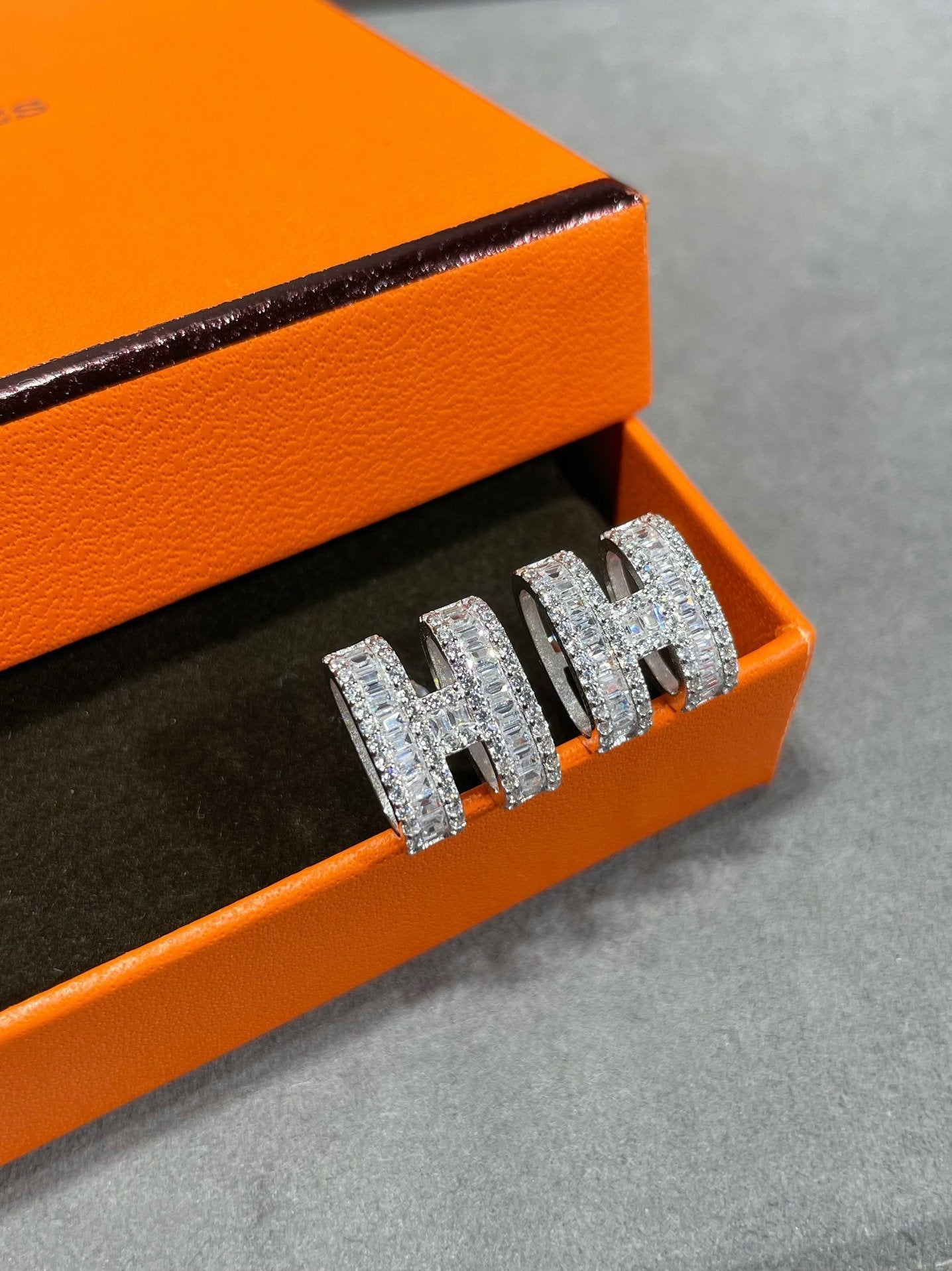 [Lieblingsartikel]H-OHRSTECKER MIT SILBERDIAMANTEN