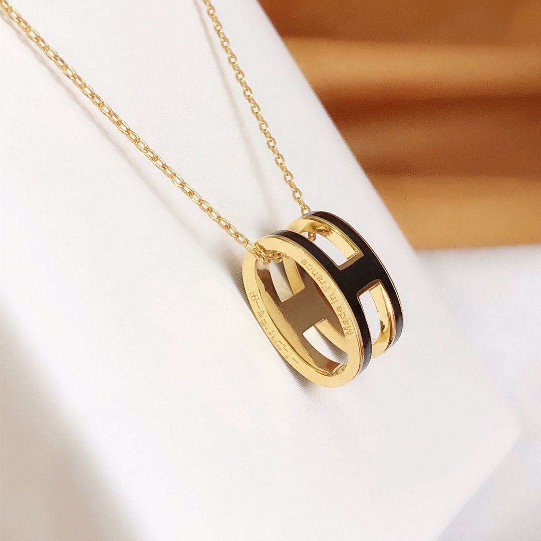 [Favorite]HM CLIC BLACK ENAMEL GOLD NECKLACE