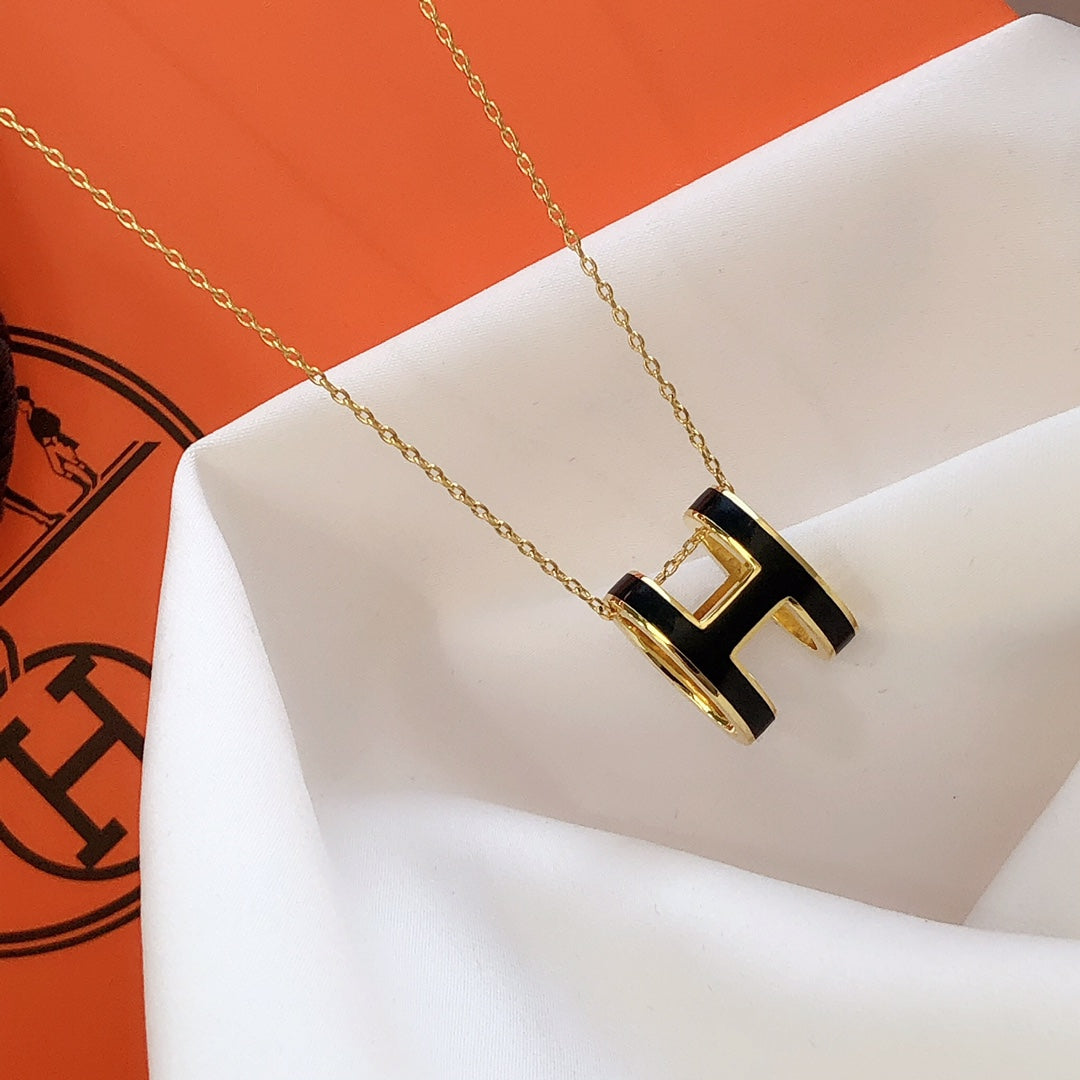 [Favorite]HM CLIC BLACK ENAMEL GOLD NECKLACE