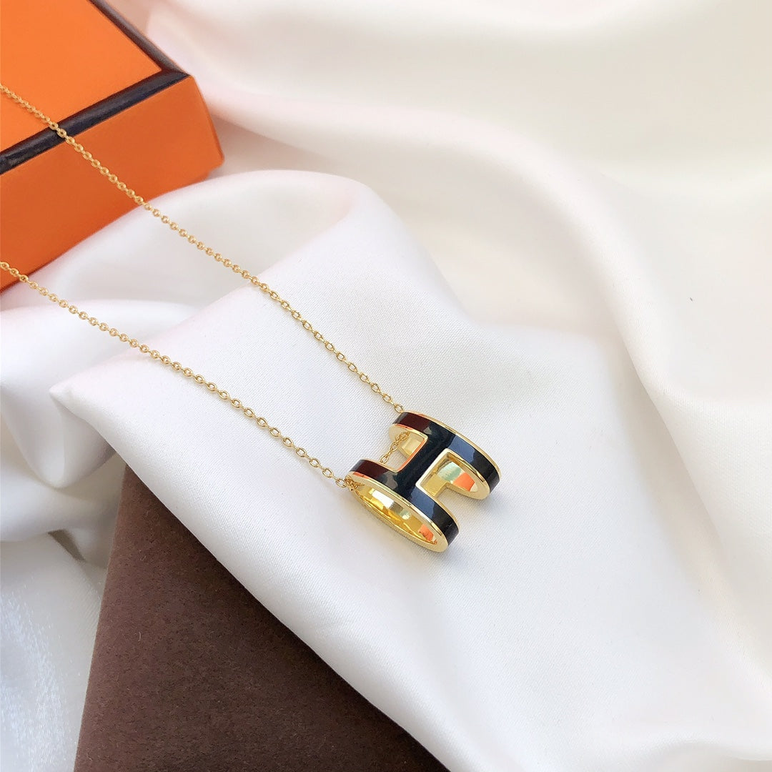 [Favorite]HM CLIC BLACK ENAMEL GOLD NECKLACE