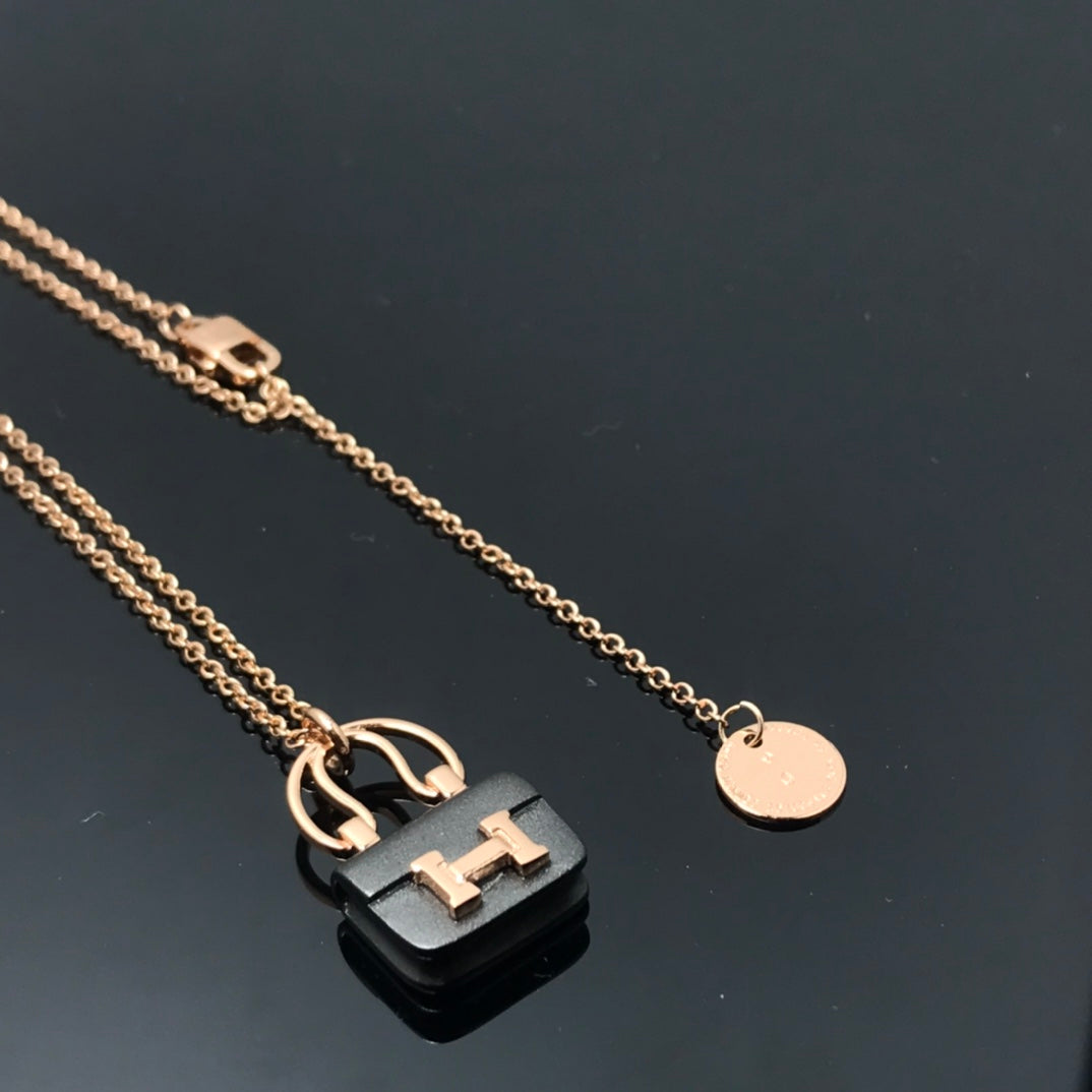 [Favorite]WOMEN'S HM AMULETTES CONSTANCE PENDANT NECKLACE
