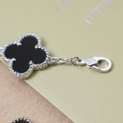[Favorite]LUCKY CLOVER 5-MOTIF BRACELET - BLACK OXNY COLLECTION