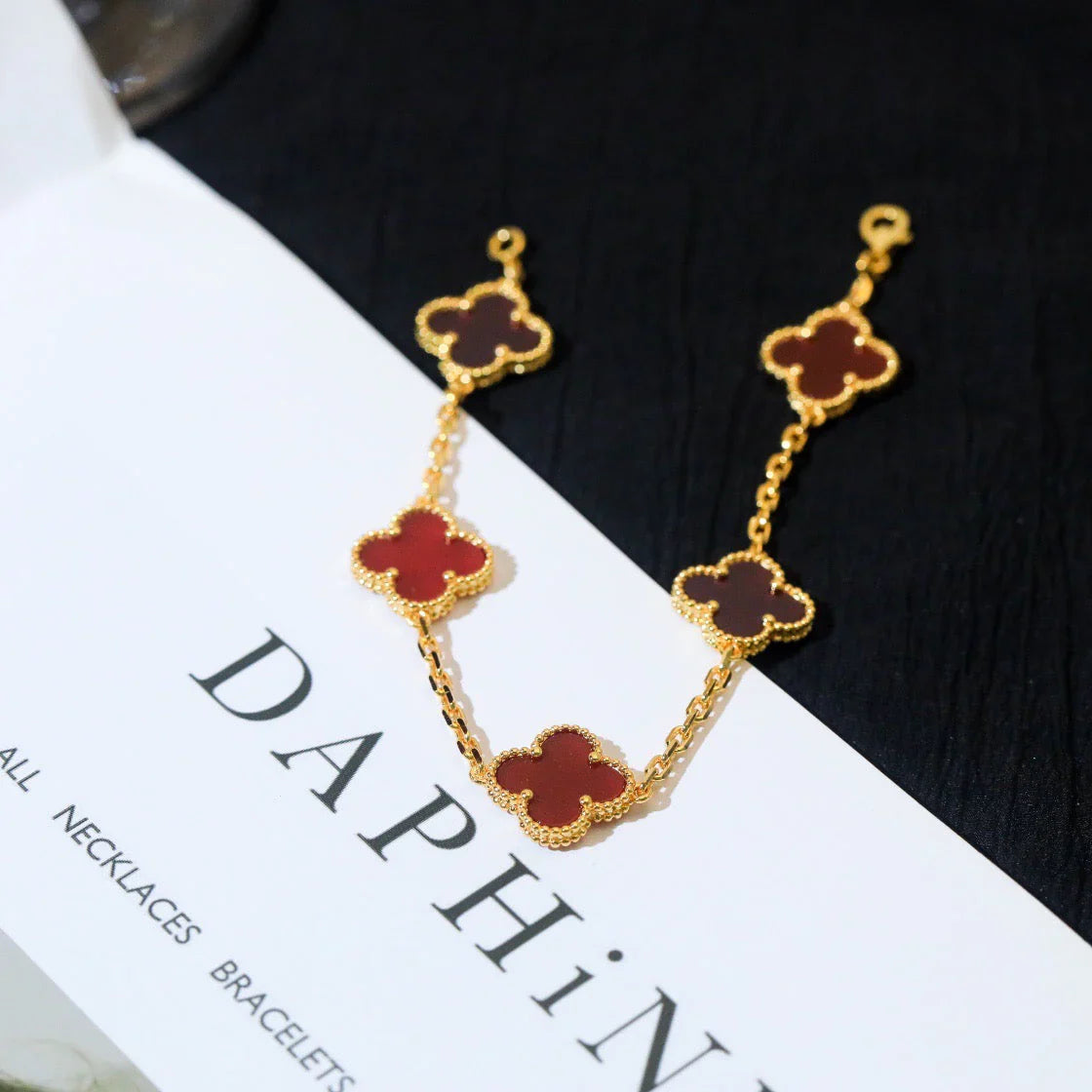 [Favorite]LUCKY CLOVER 5-MOTIF BRACELET - RED CARNELIAN COLLECTION
