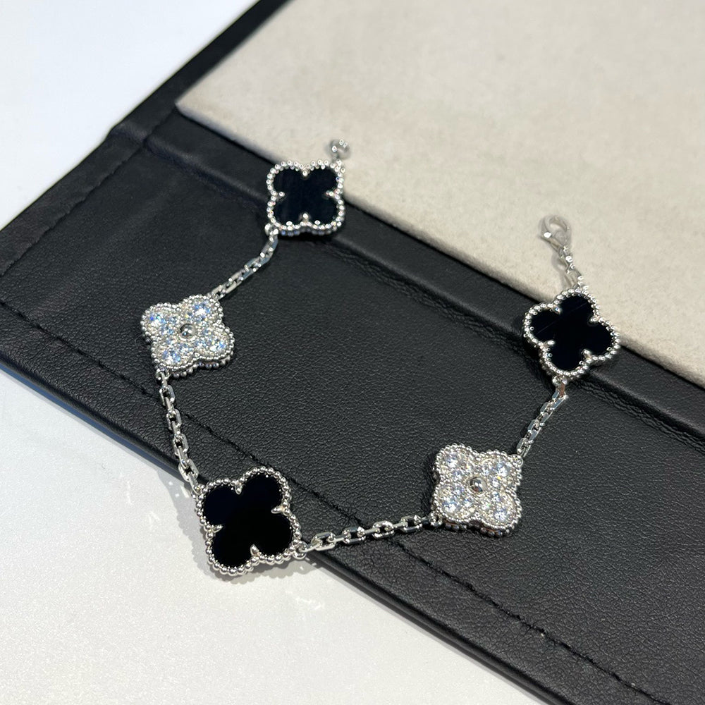 [Favorite]LUCKY CLOVER 5-MOTIF BRACELET - BLACK OXNY COLLECTION