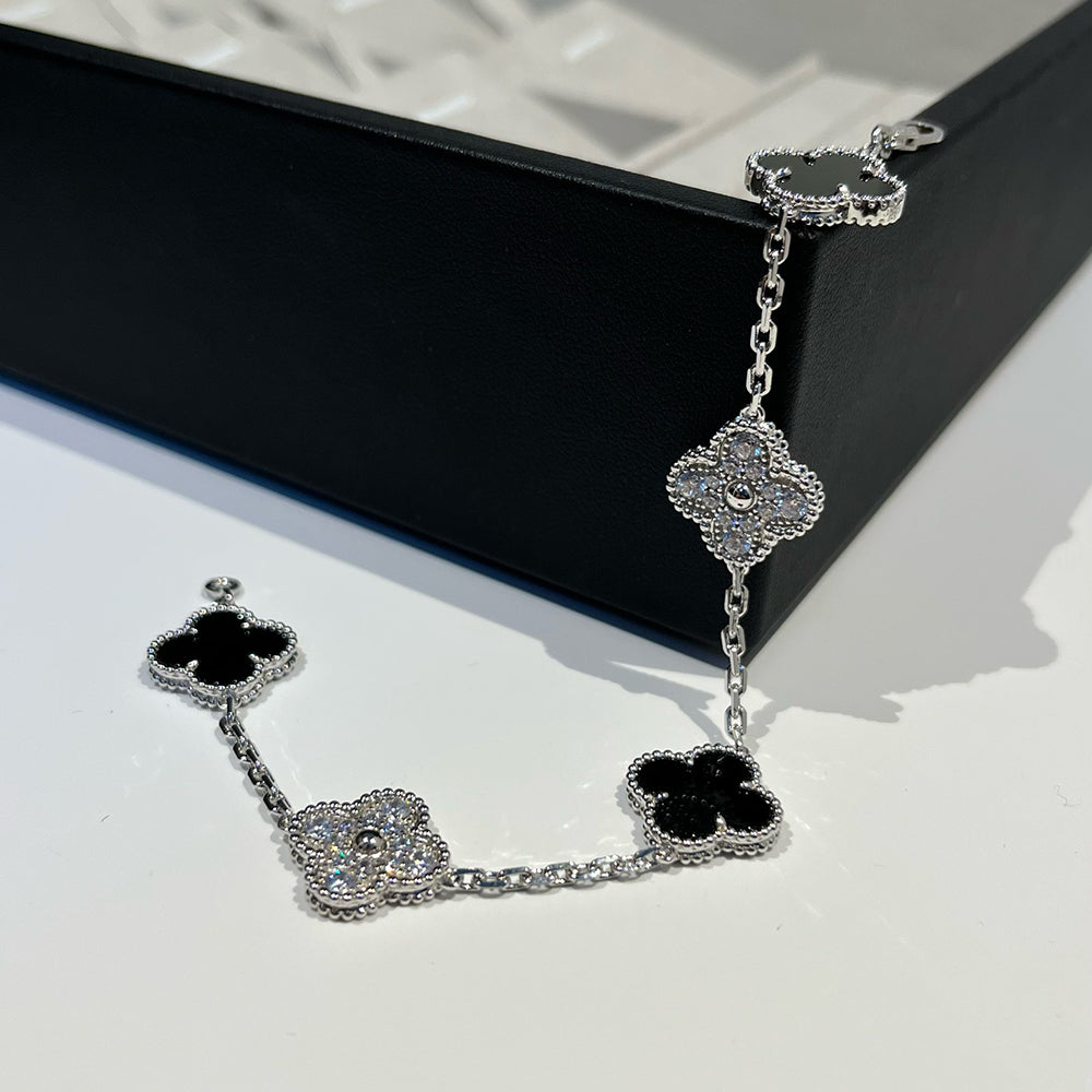 [Favorite]LUCKY CLOVER 5-MOTIF BRACELET - BLACK OXNY COLLECTION