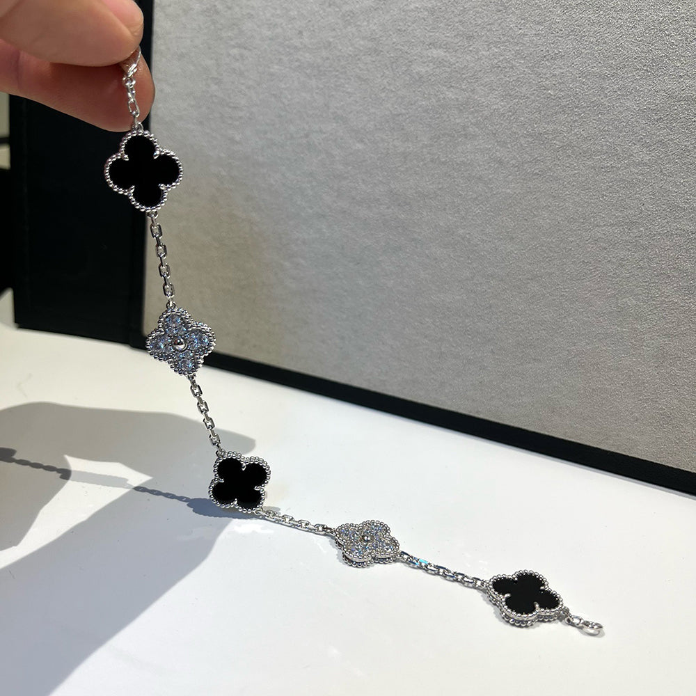 [Favorite]LUCKY CLOVER 5-MOTIF BRACELET - BLACK OXNY COLLECTION