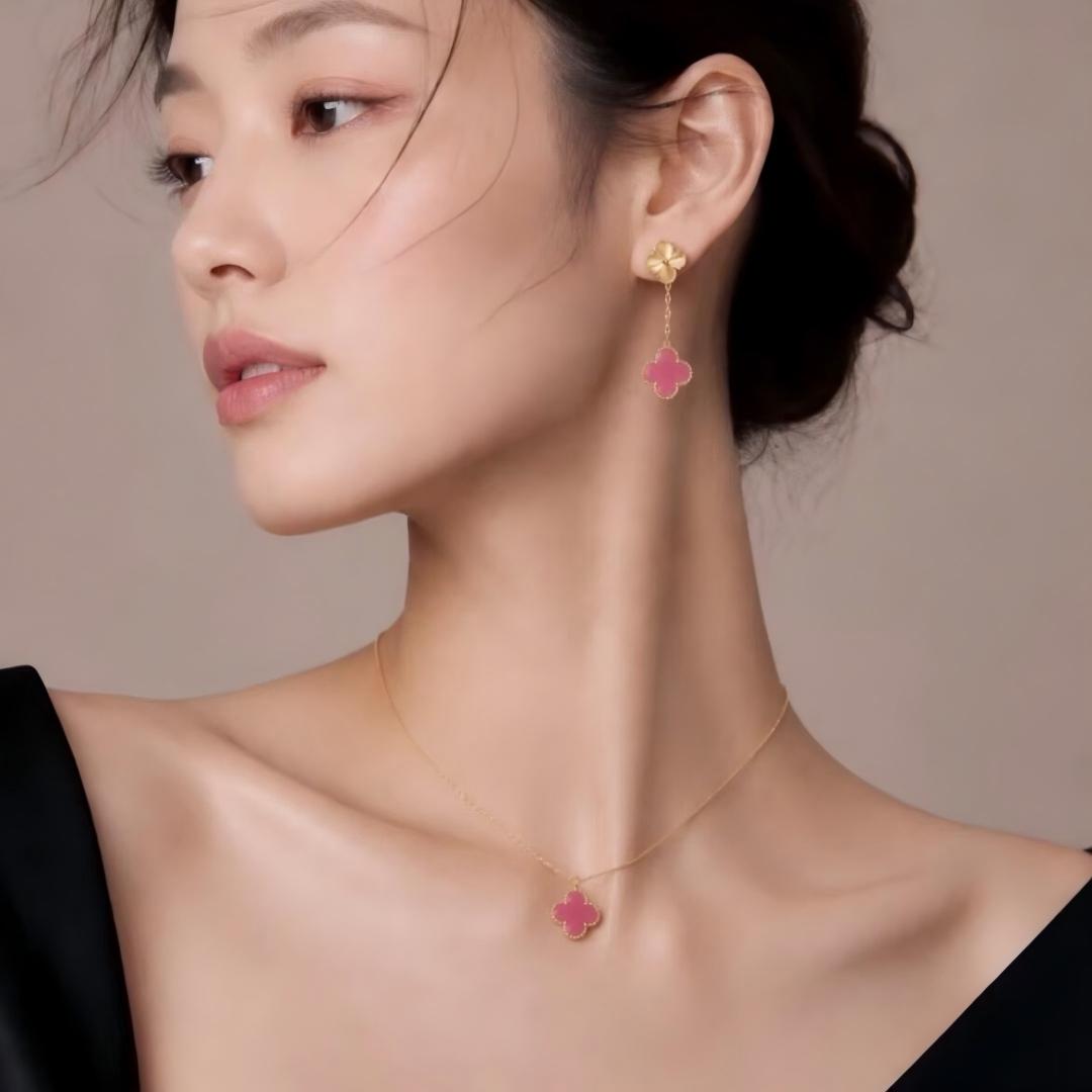 [Favorite] NEW CLOVER 15MM PINK ENAMEL NECKLACE