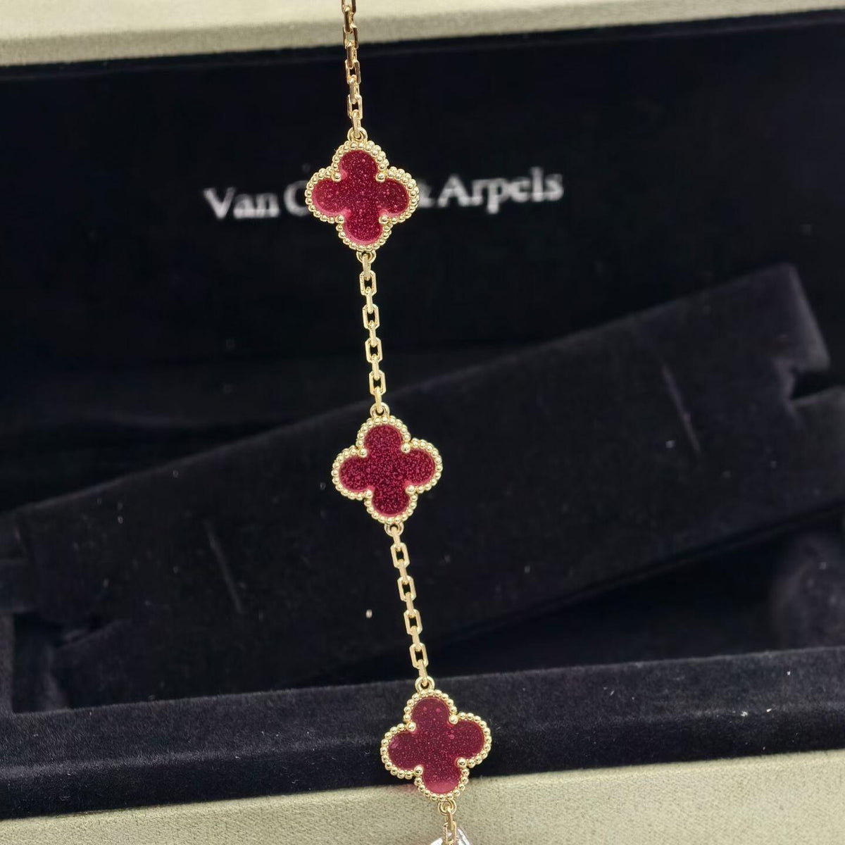 [Favorite]NEW CLOVER 5 MOTIFS PINK ENAMEL BRACELET