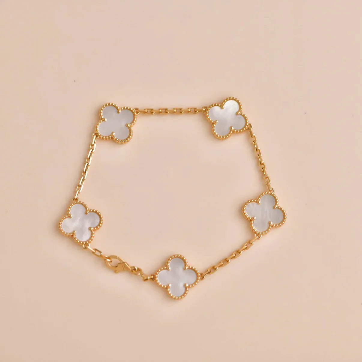 [Favorite]LUCKY CLOVER 5-MOTIF BRACELET - WHITE MOTHER-OF-PEARL COLLECTION