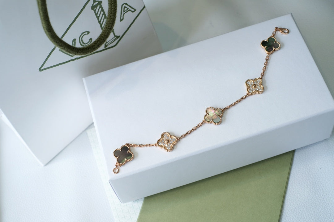 [Favorite]LUCKY CLOVER 5-MOTIF BRACELET - GREY MOTHER-OF-PEARL COLLECTION