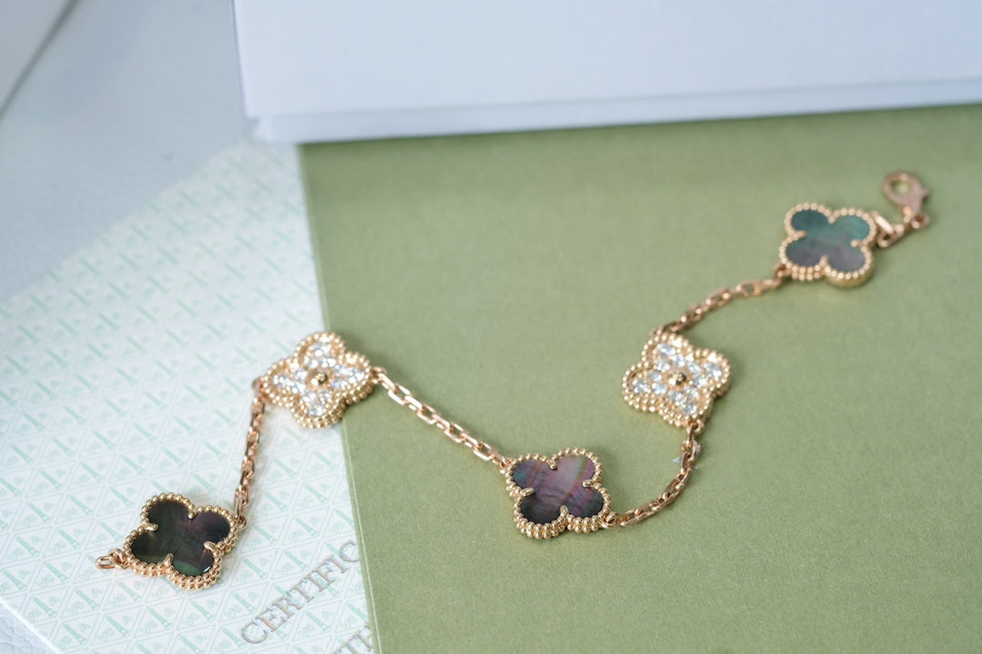 [Favorite]LUCKY CLOVER 5-MOTIF BRACELET - GREY MOTHER-OF-PEARL COLLECTION