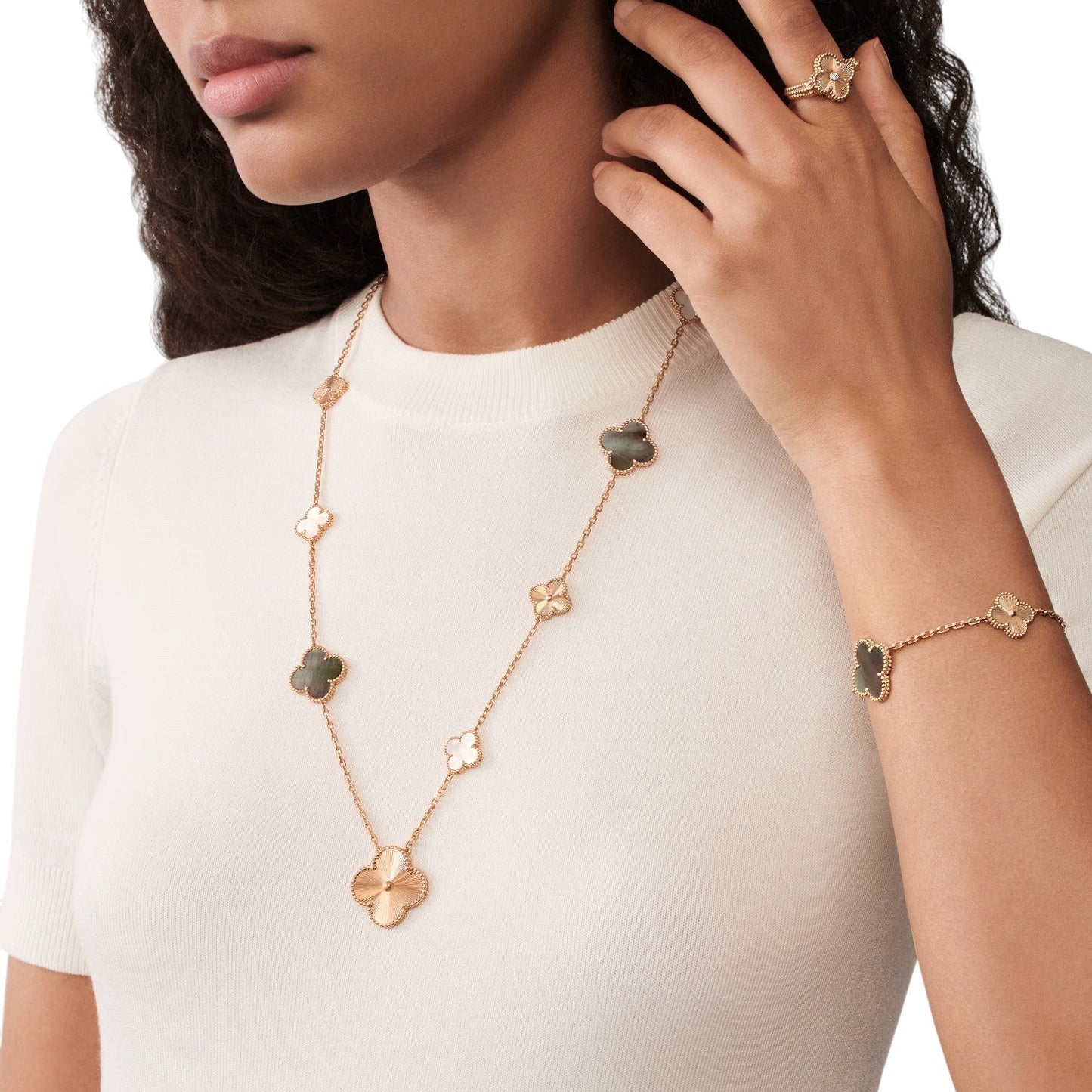 [Favorite]DETACHABLE 15-MOTIF CLOVER STATEMENT SET - GREY MOTHER-OF-PEARL & LASER