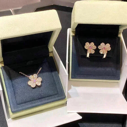 [お気に入り] パヴェダイヤモンド バタフライチャームネックレス
