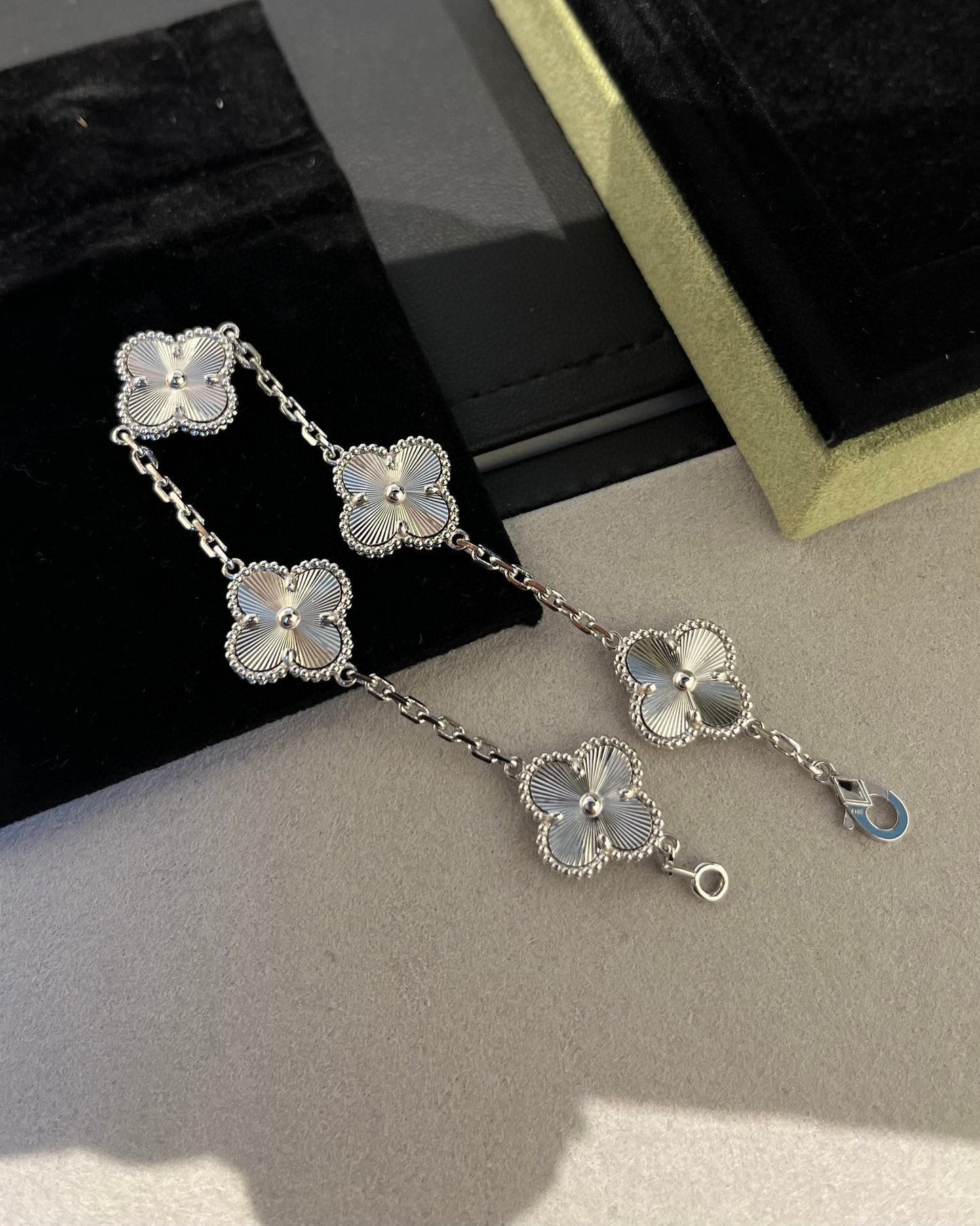 [Favorite]LUCKY CLOVER 5-MOTIF BRACELET - LASER COLLECTION